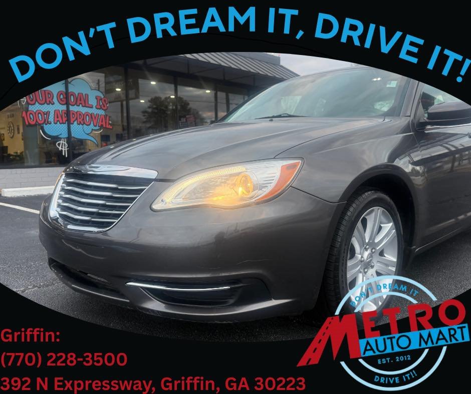 2014 Chrysler 200 Touring's photo