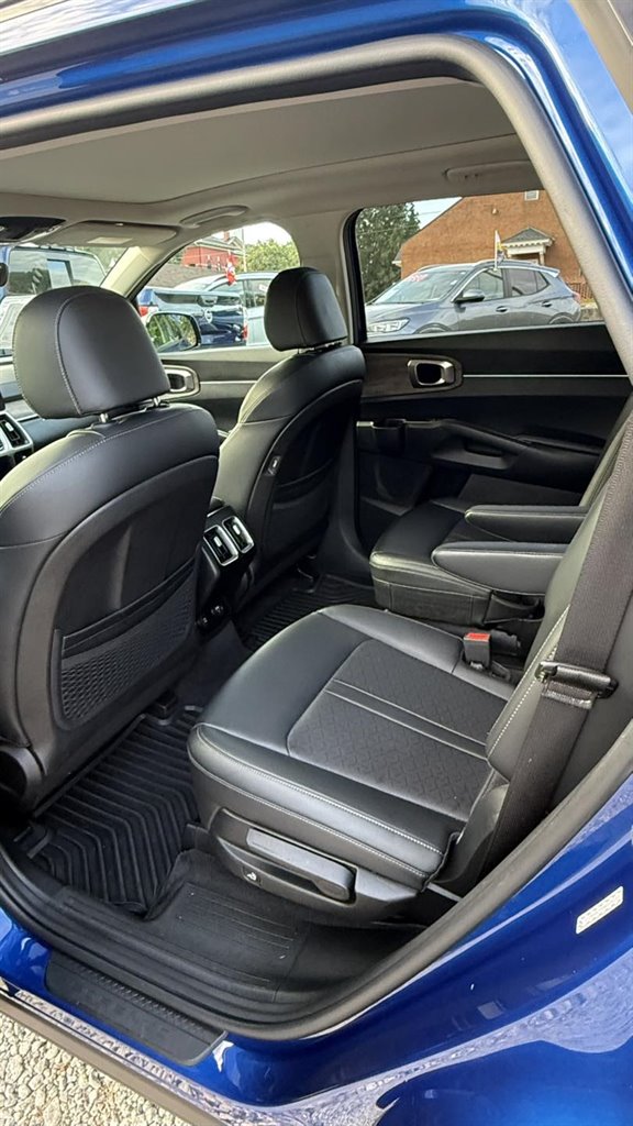2021 Kia Sorento EX - Photo 9