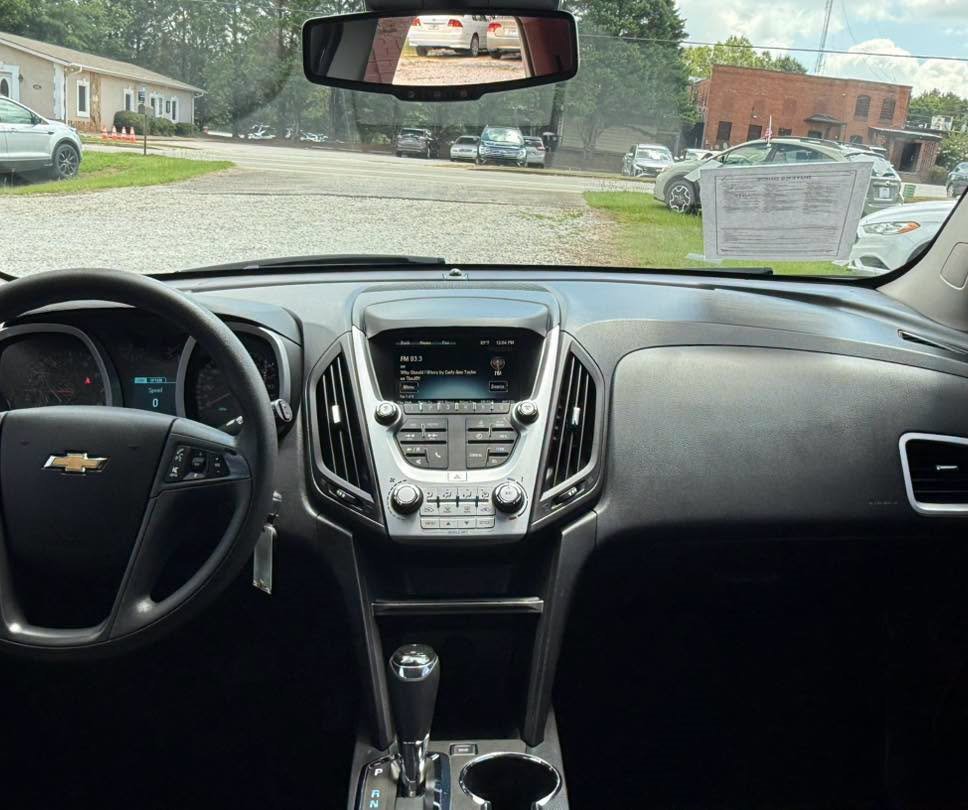 2017 Chevrolet Equinox LS - Photo 7