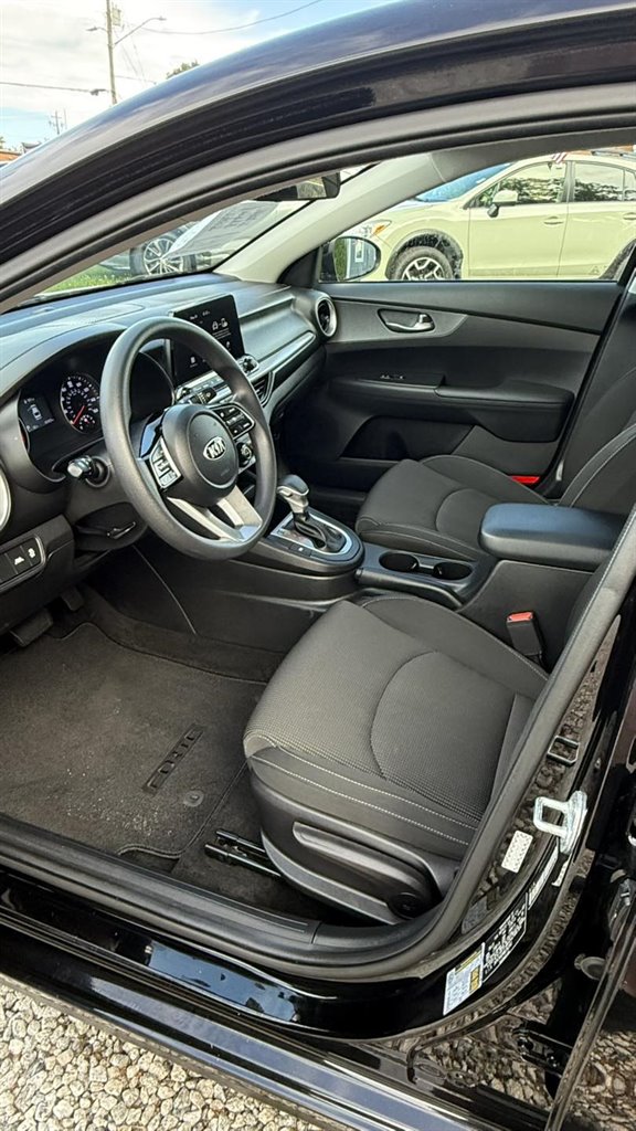 2021 Kia Forte LXS - Photo 8