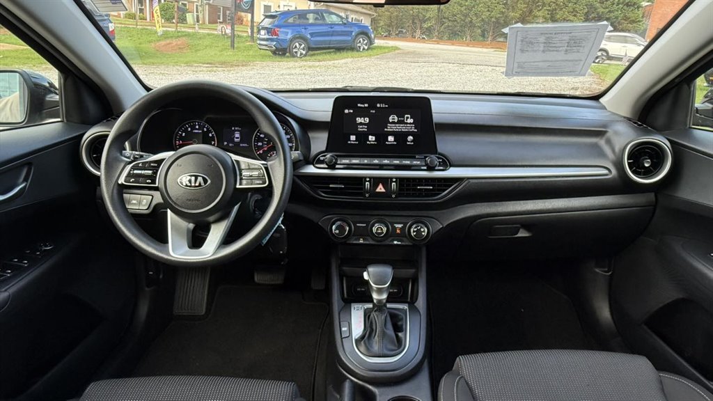 2021 Kia Forte LXS - Photo 7